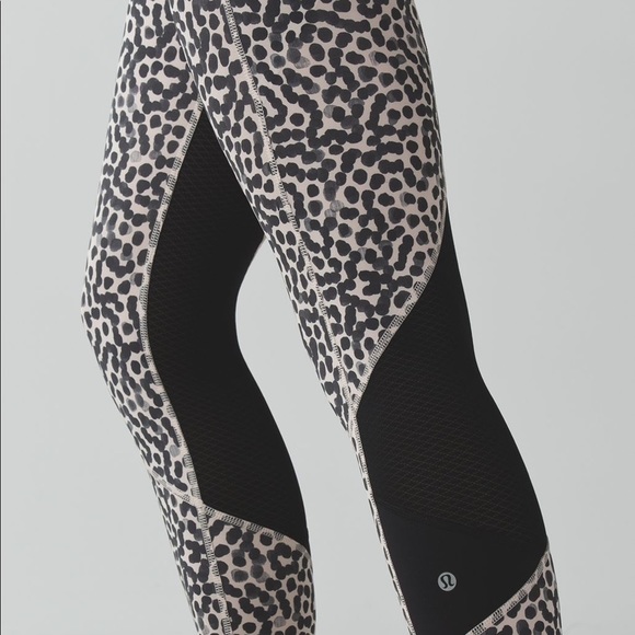 lululemon athletica Pants - Lululemon Pace Rival Crop Full-On Luxtreme